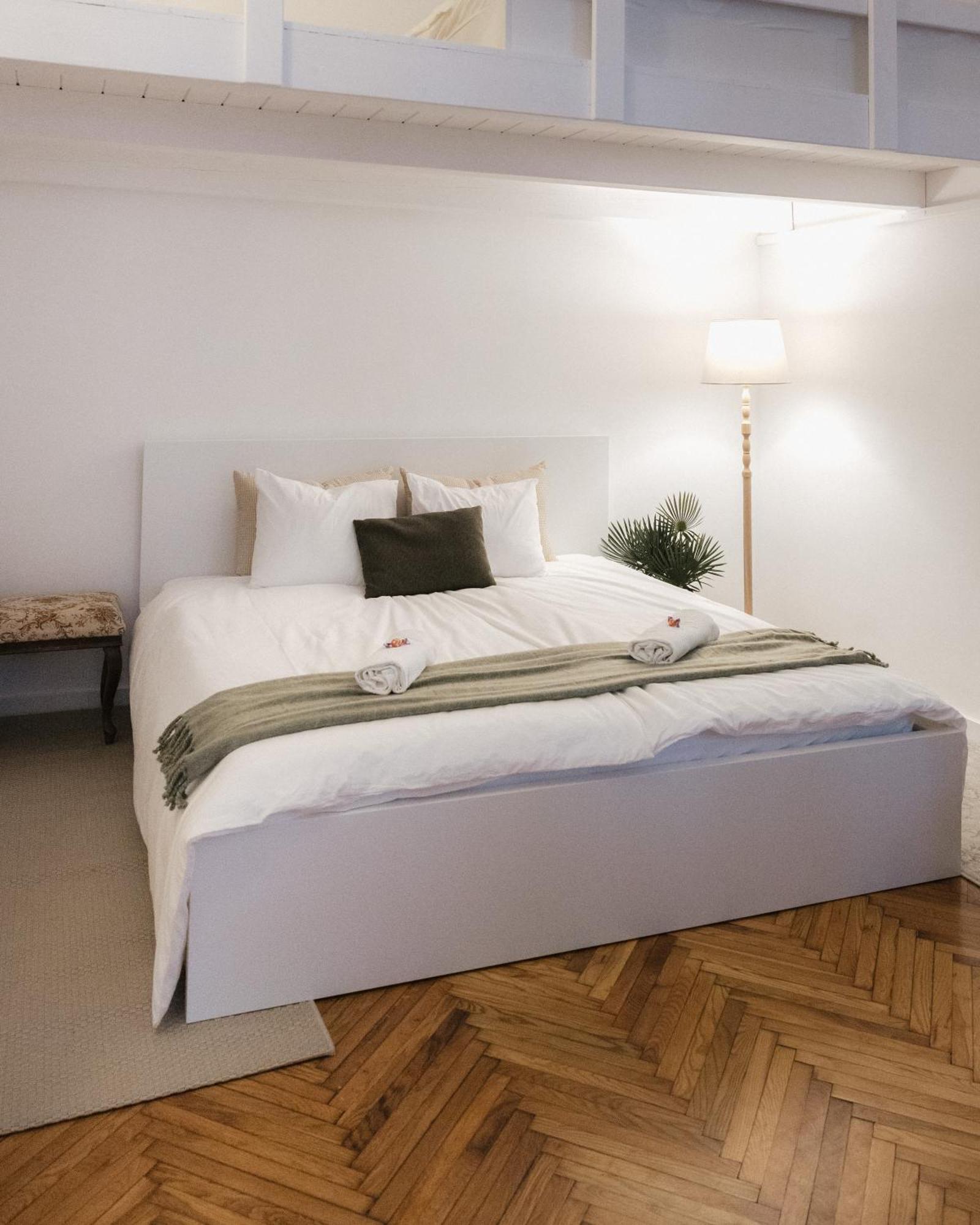 New - Golden Budapest